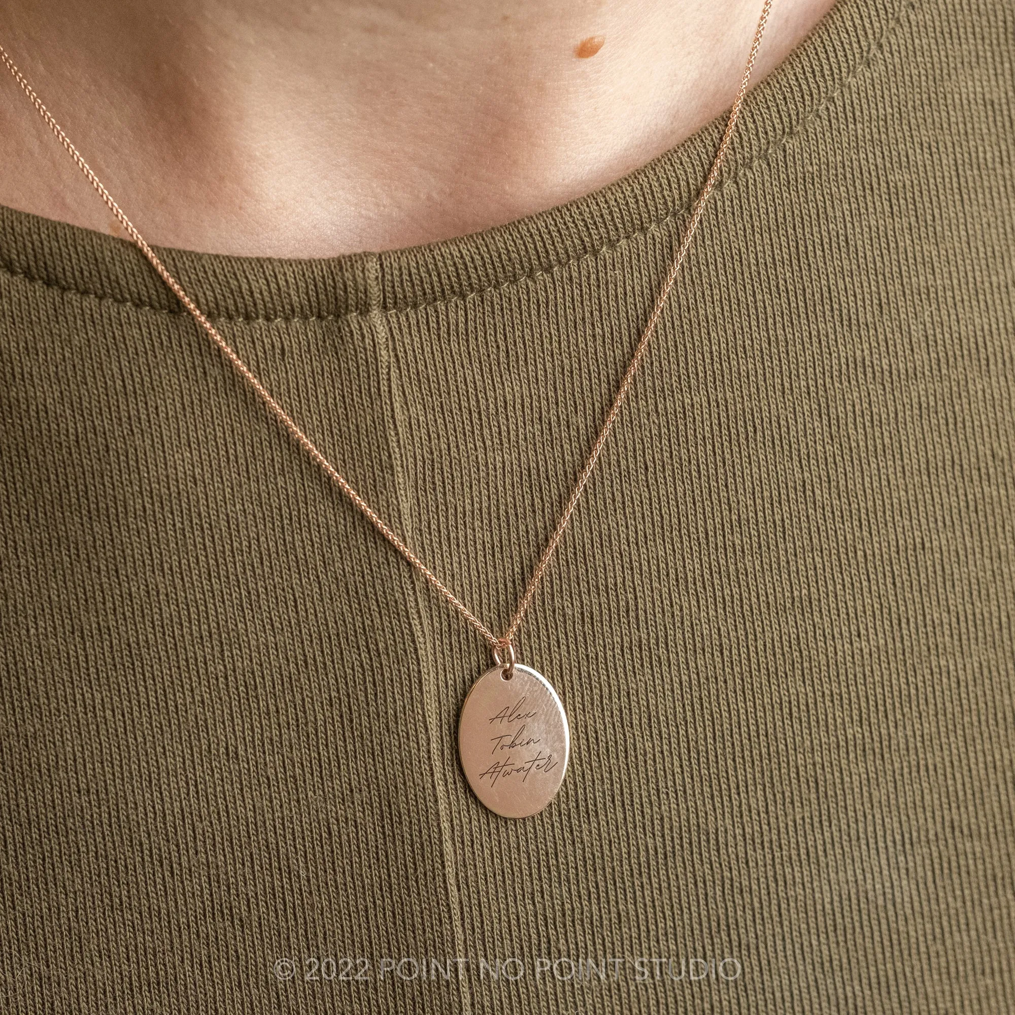 14k Gold Engraved Oriole Large Oval Charm