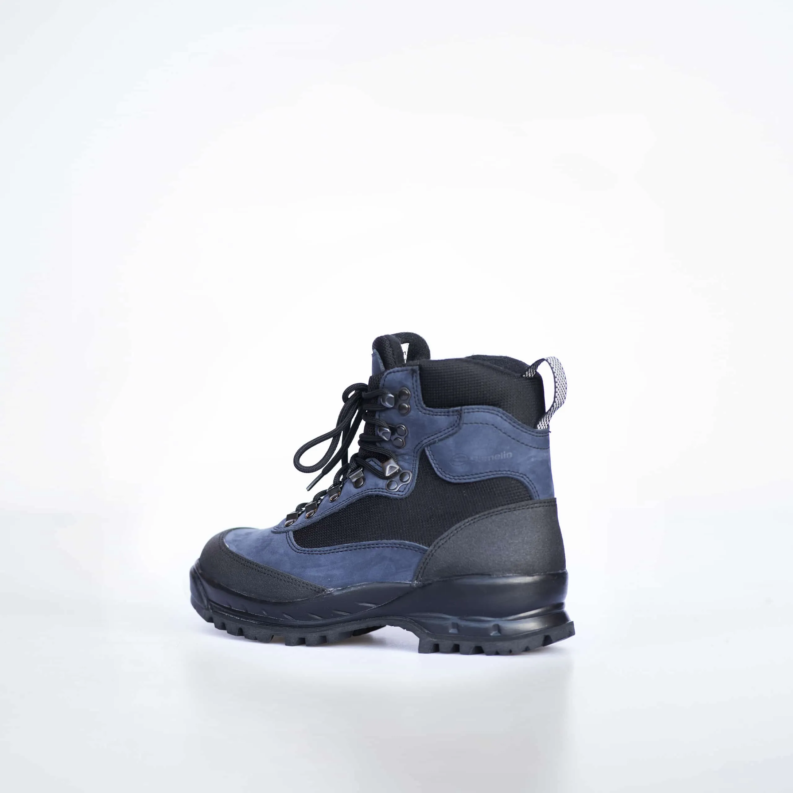 550 Navy Hiking boots