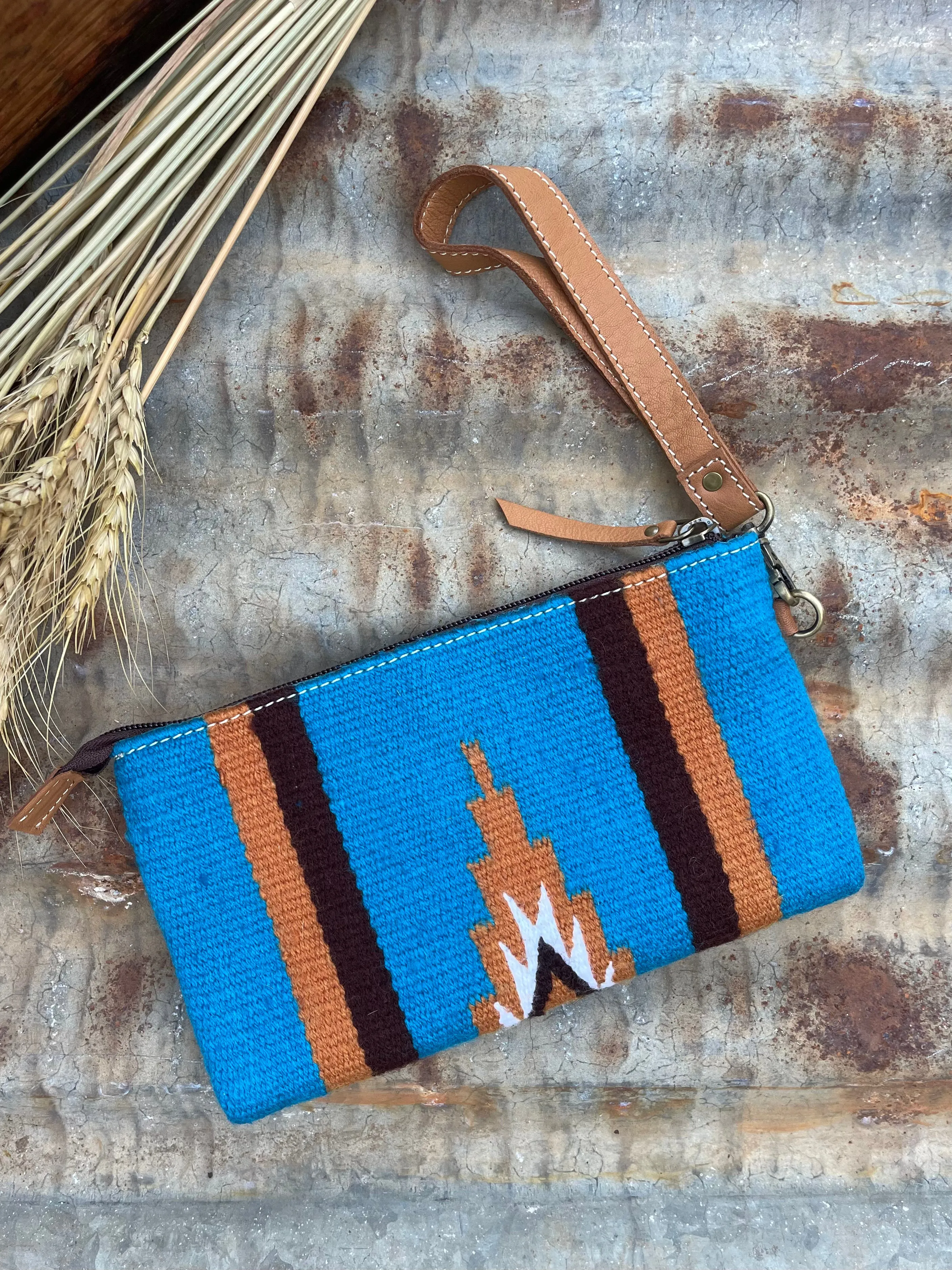 Alice Saddle Blanket Clutch - Tan Leather