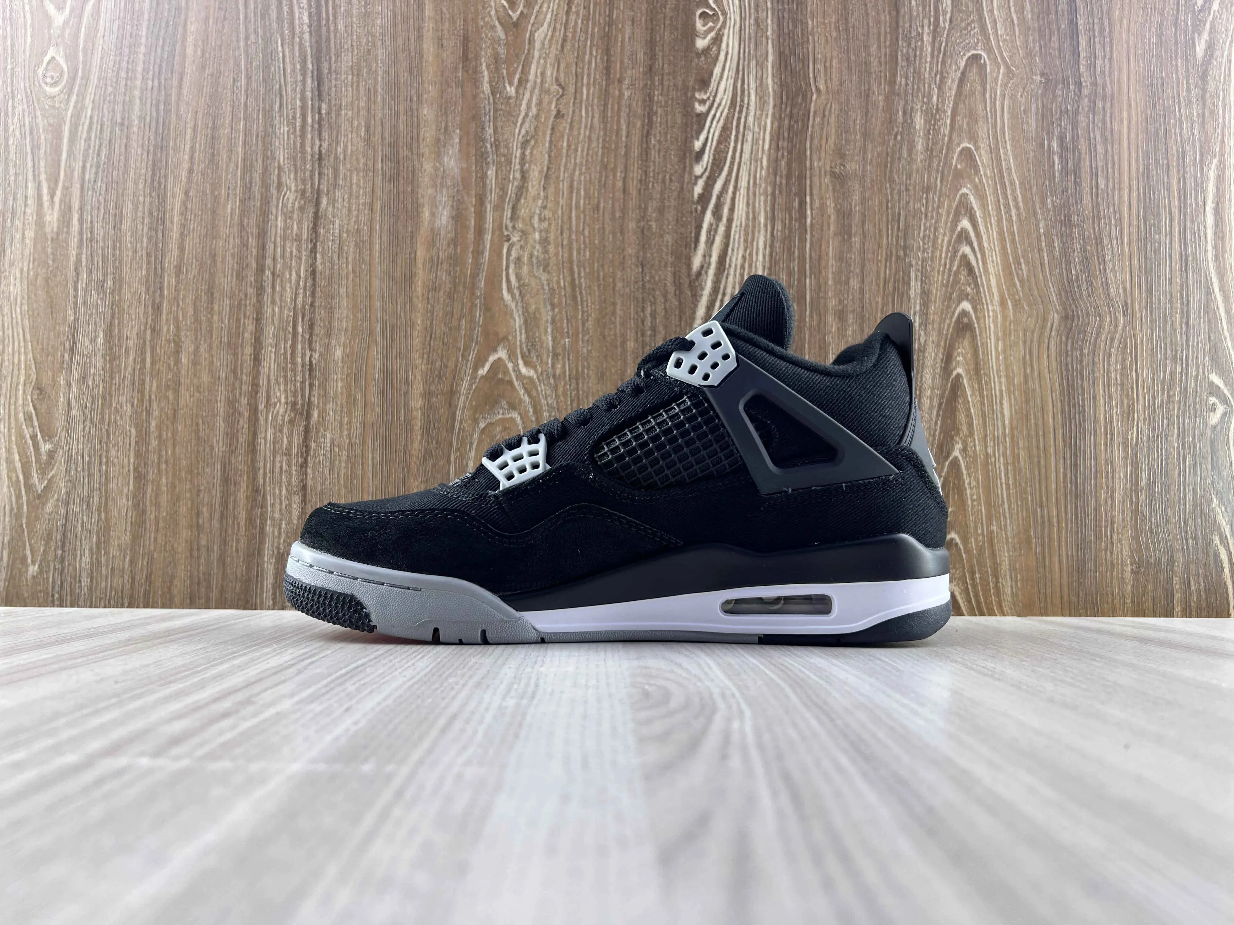 Classic Retro 4 Sneakers - SE Black Canvas