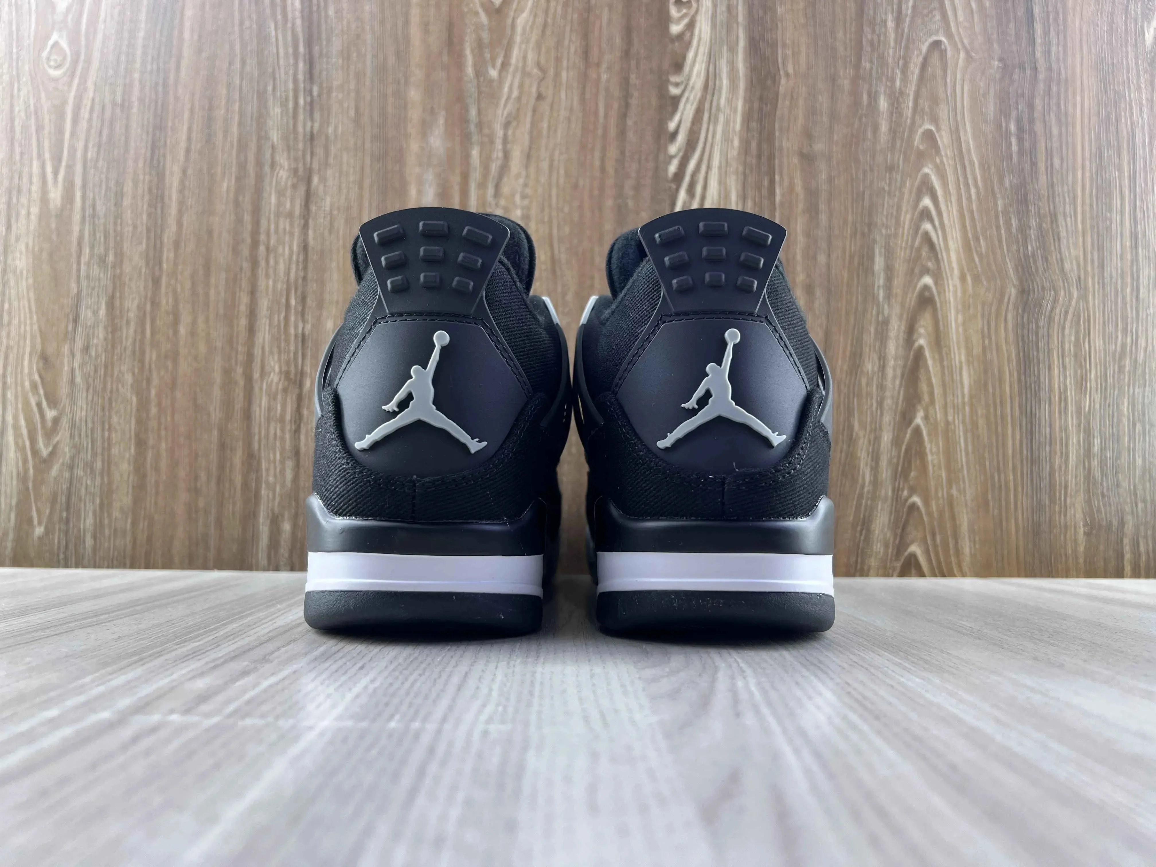 Classic Retro 4 Sneakers - SE Black Canvas