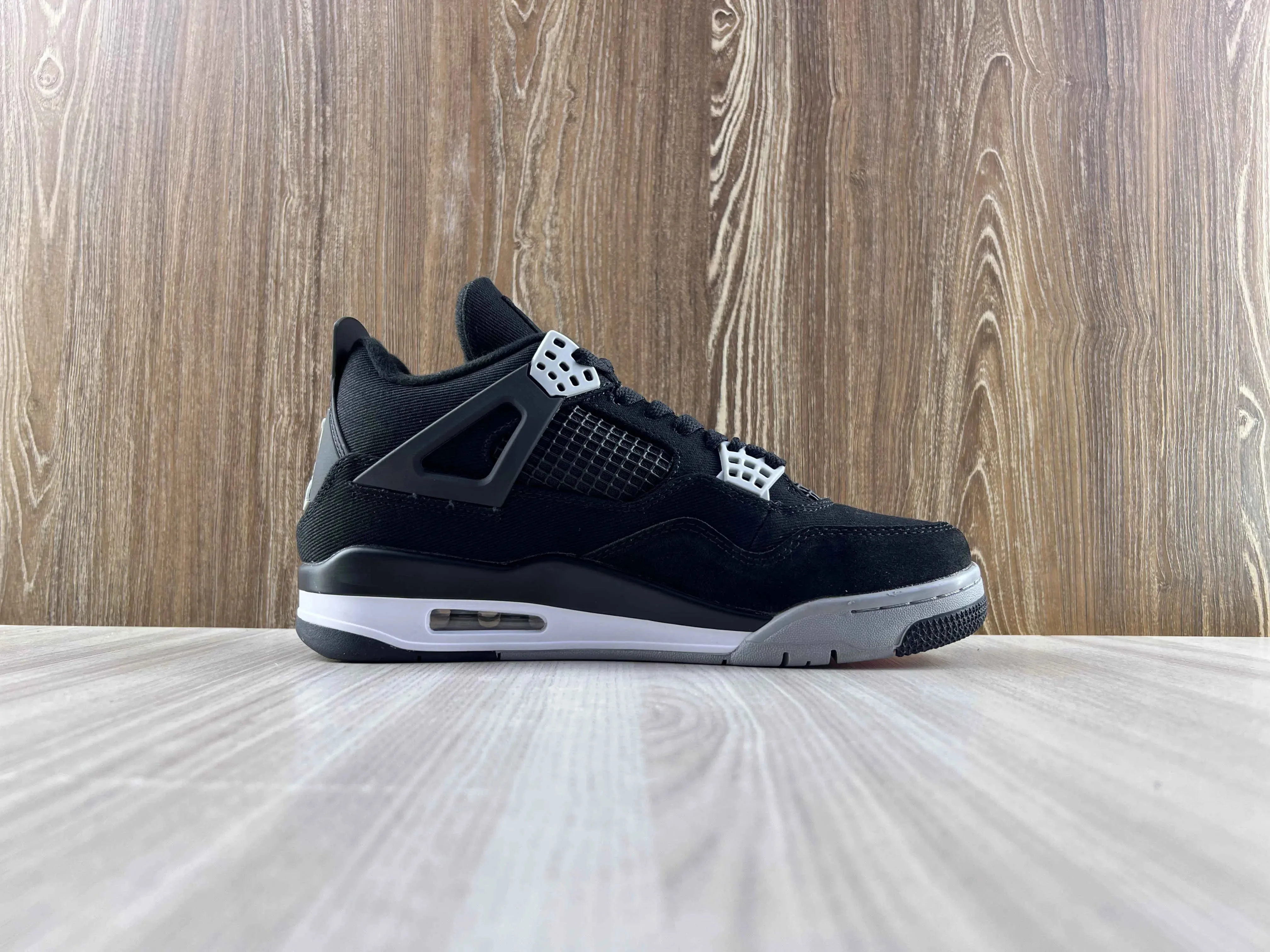 Classic Retro 4 Sneakers - SE Black Canvas