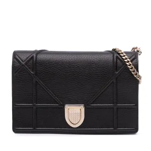 Grained Calfskin Diorama Wallet on Chain