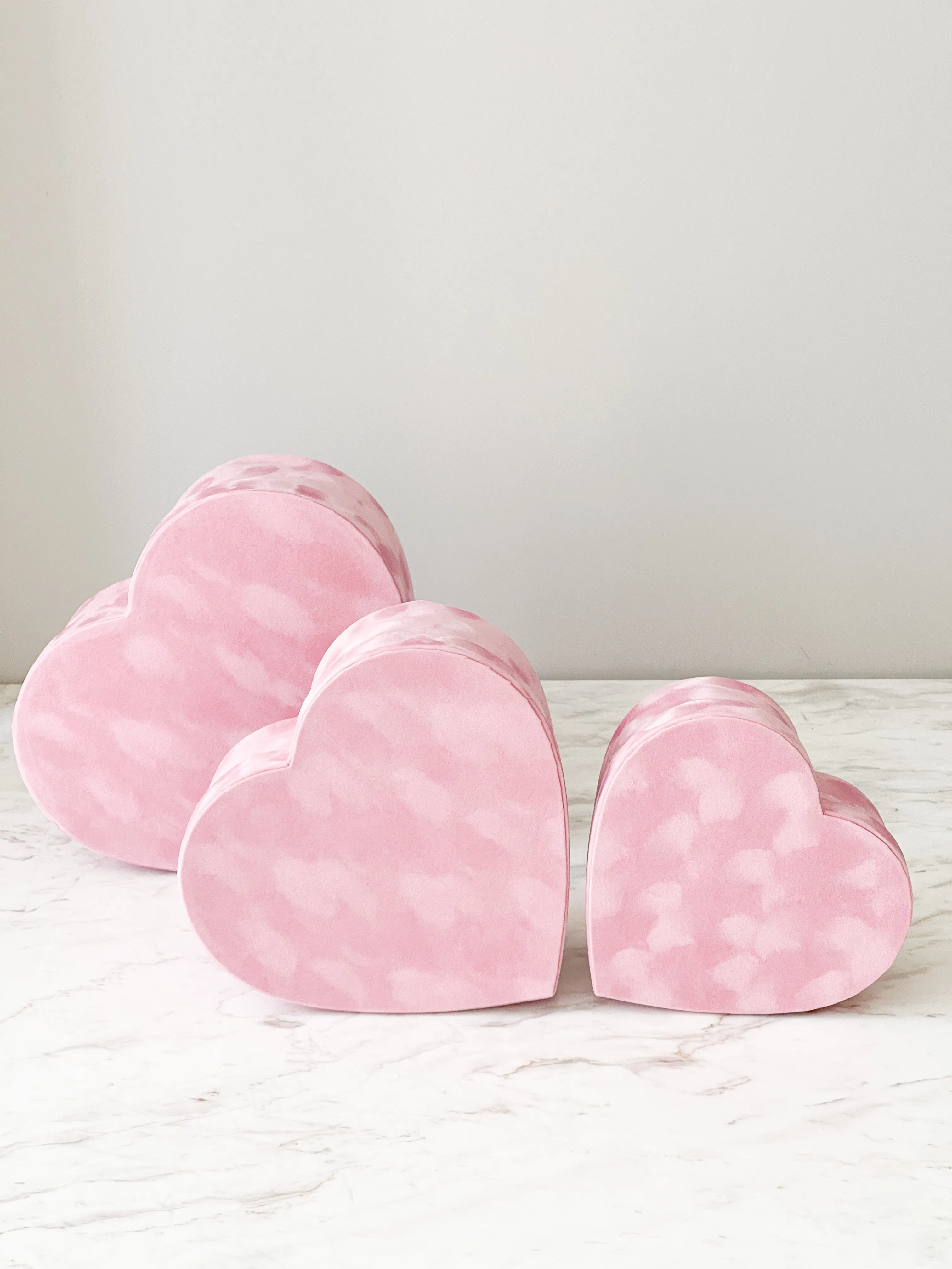 Heart-Shaped Velvet Gift Box with Lid