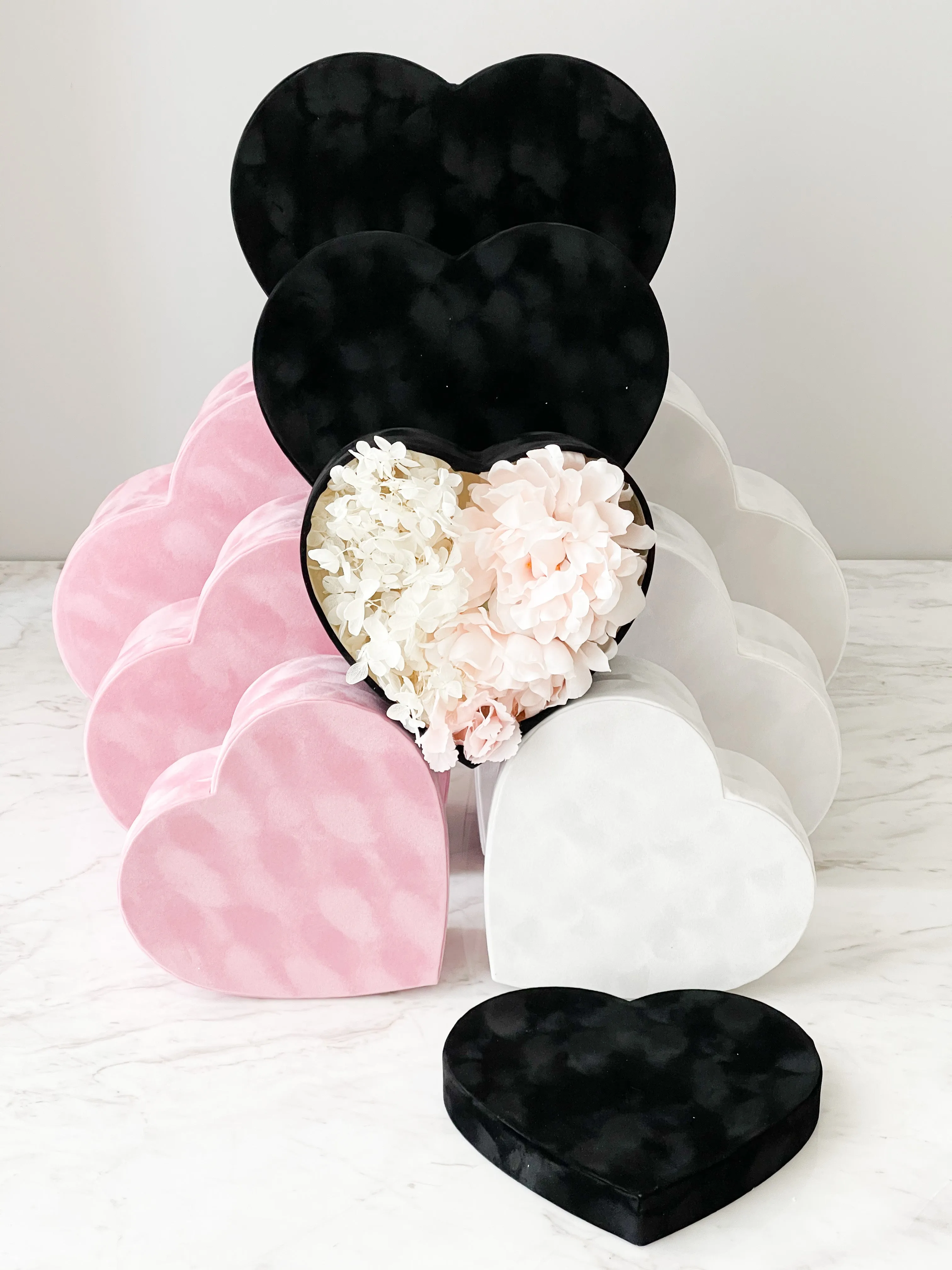 Heart-Shaped Velvet Gift Box with Lid