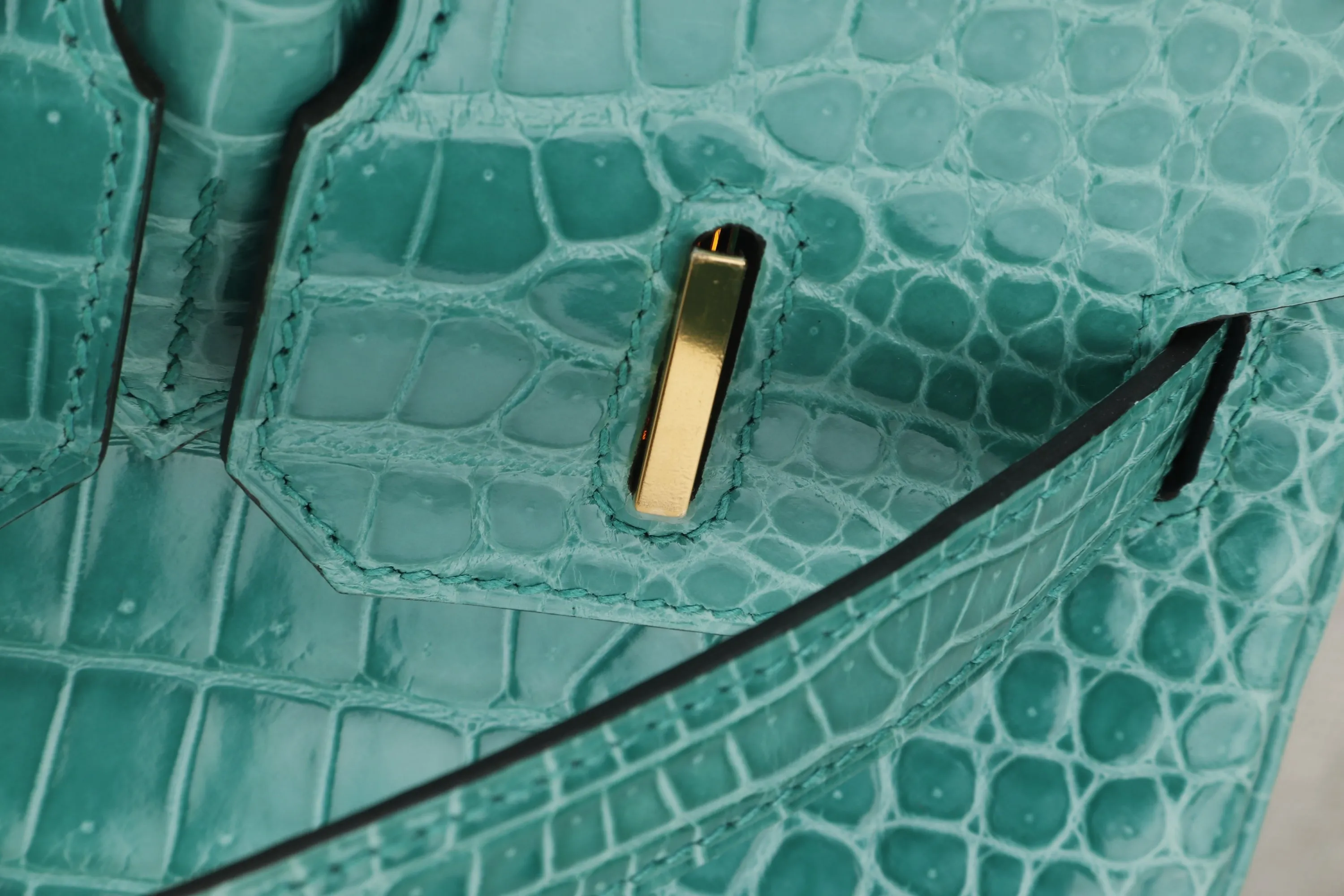 HERMES BIRKIN 30 (STAMP D) VERT JADE POROSUS CROCO LEATHER GOLD HARDWARE, WITH KEYS, LOCK, RAINCOAT, DUST COVER & BOX