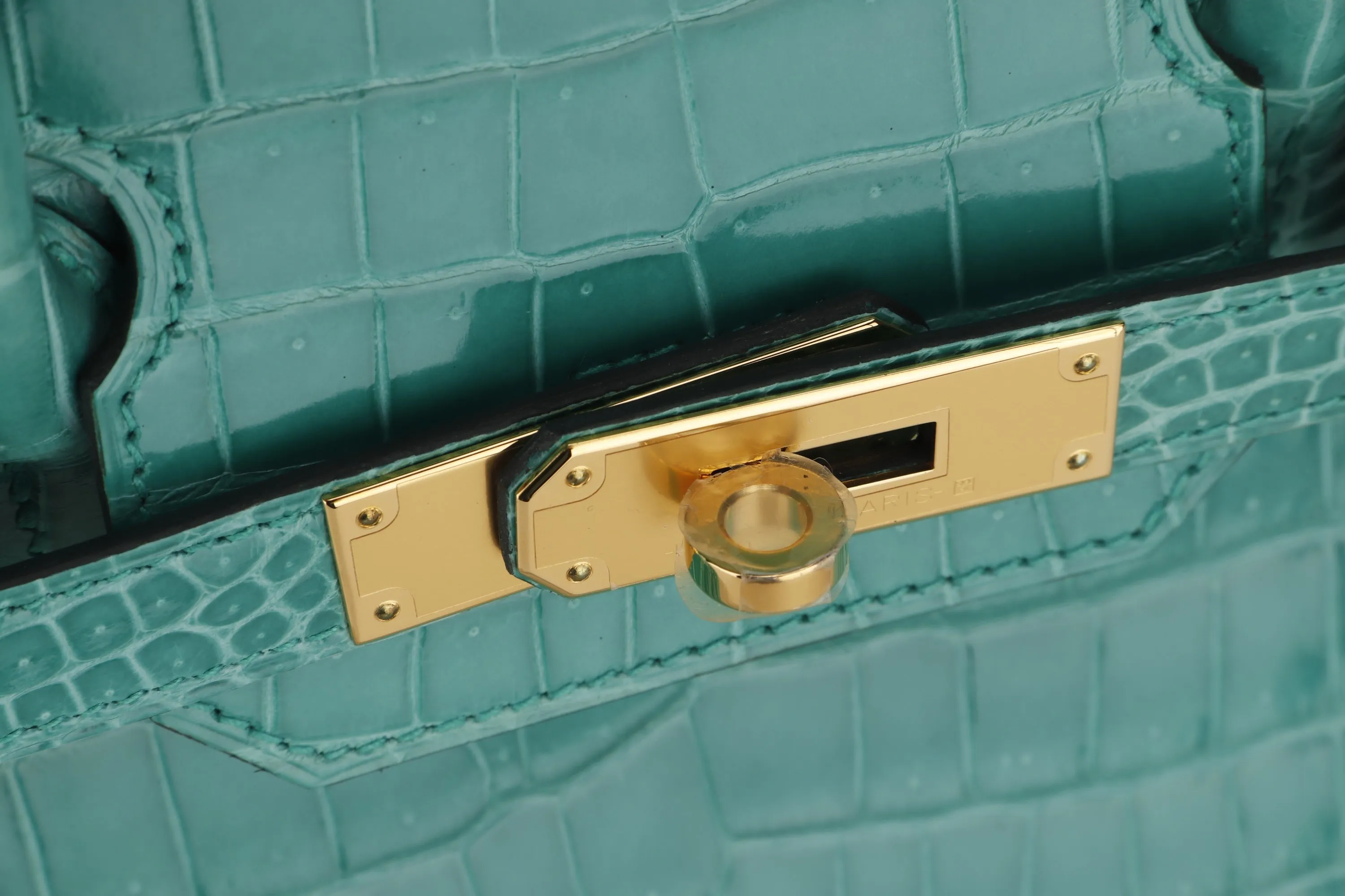 HERMES BIRKIN 30 (STAMP D) VERT JADE POROSUS CROCO LEATHER GOLD HARDWARE, WITH KEYS, LOCK, RAINCOAT, DUST COVER & BOX