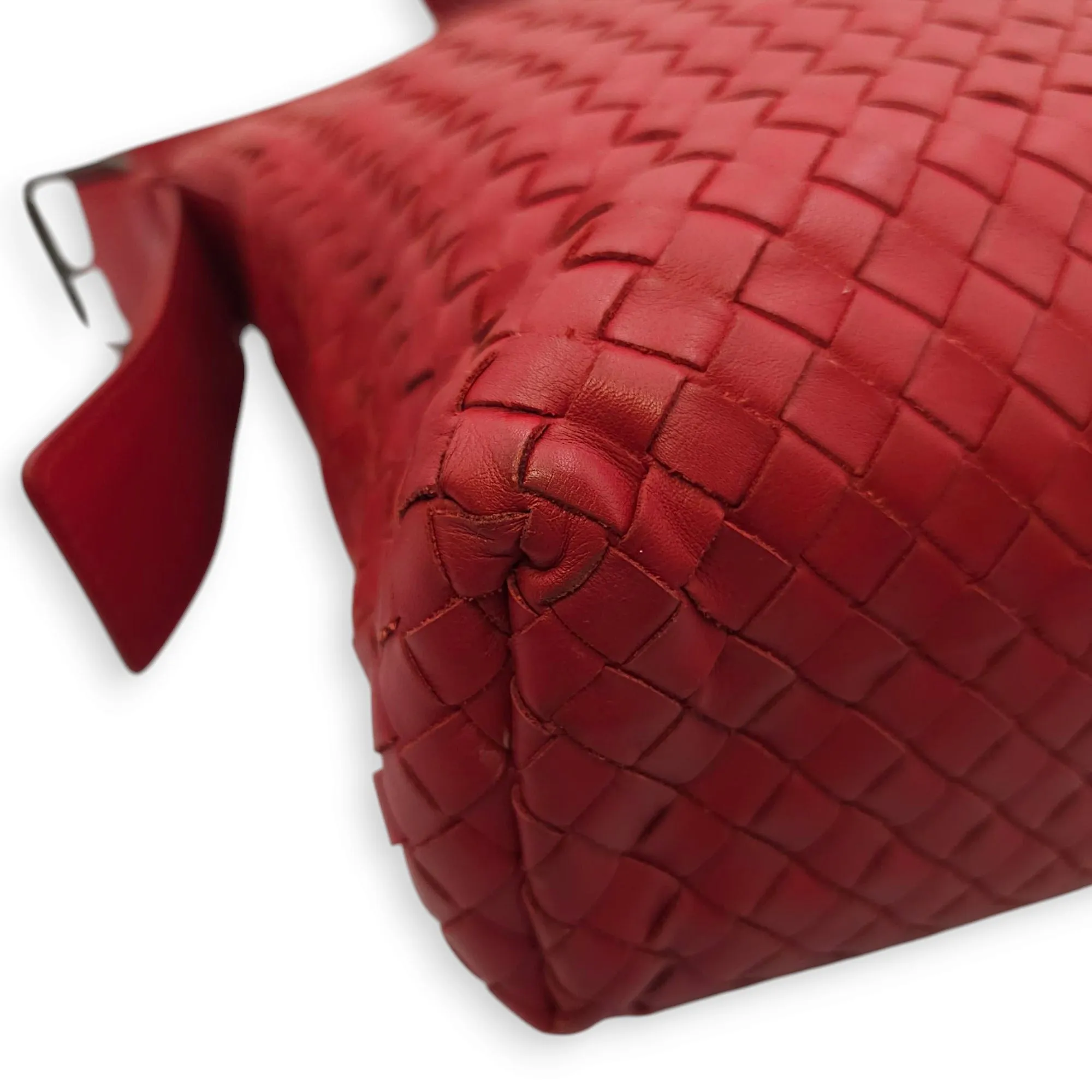 Intrecciato Messenger 34x29x8cm Red Crossbody Bag in Nappa Leather, Brunito hardware