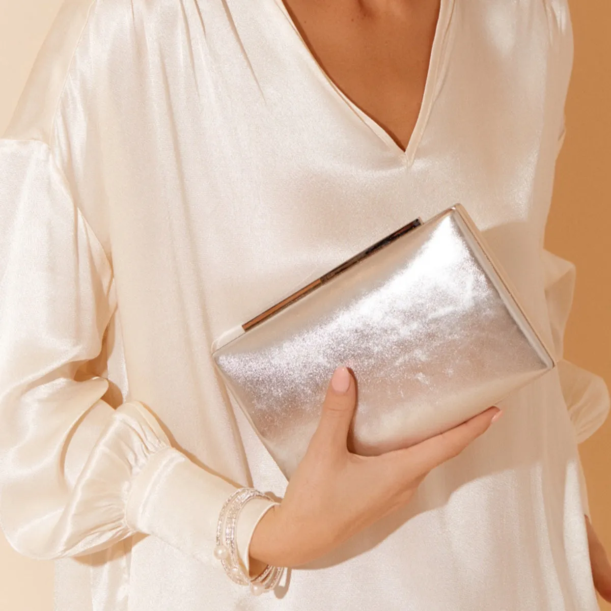 Metallic Structured Rectangle Clutch (Silver)
