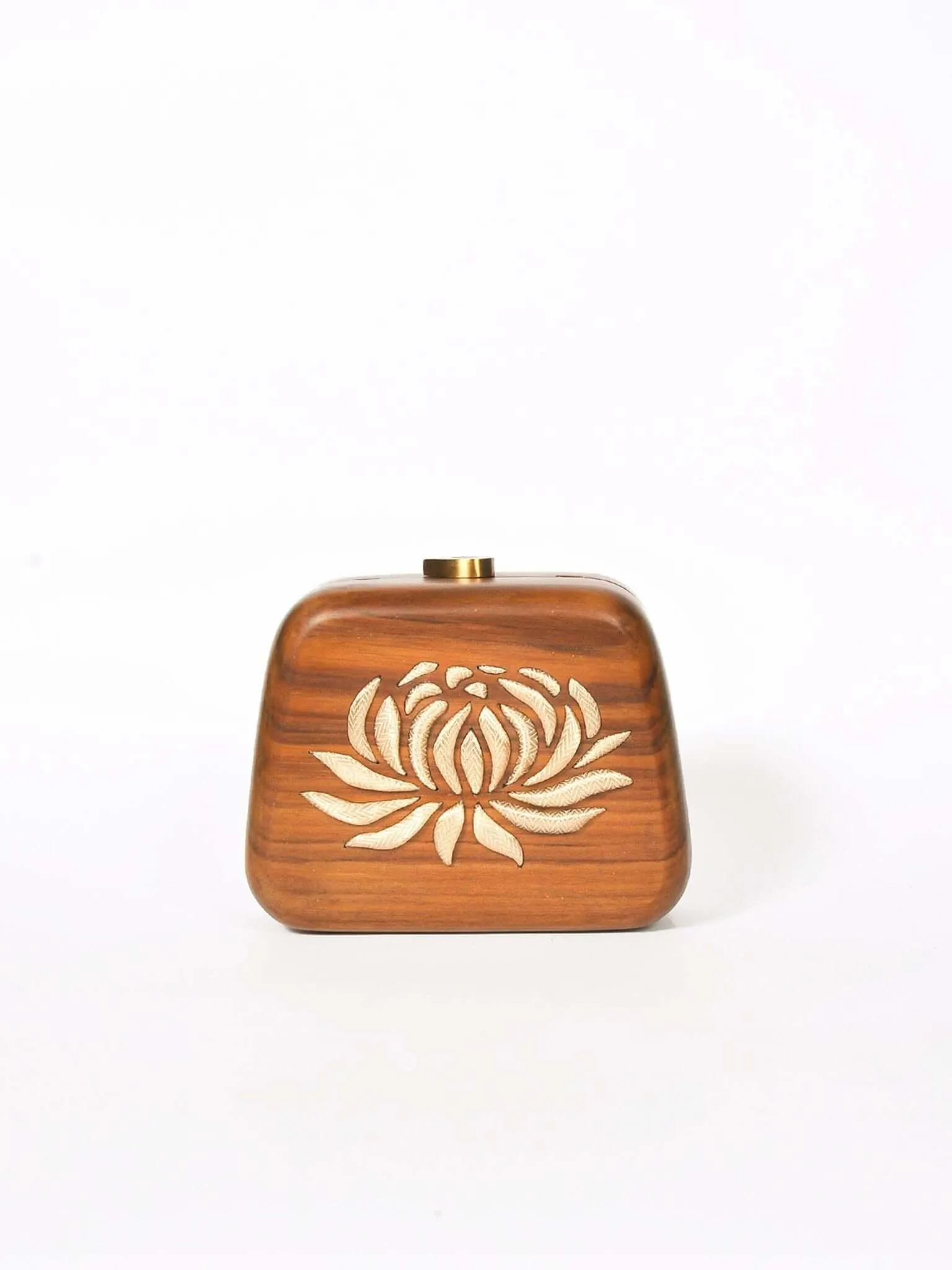 Padma (Teak   Gold)