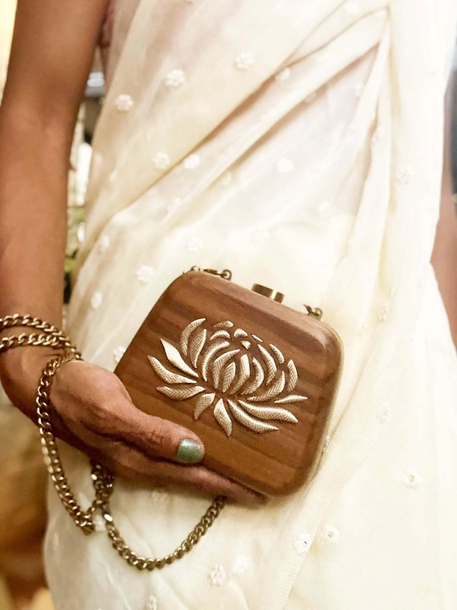 Padma (Teak   Gold)