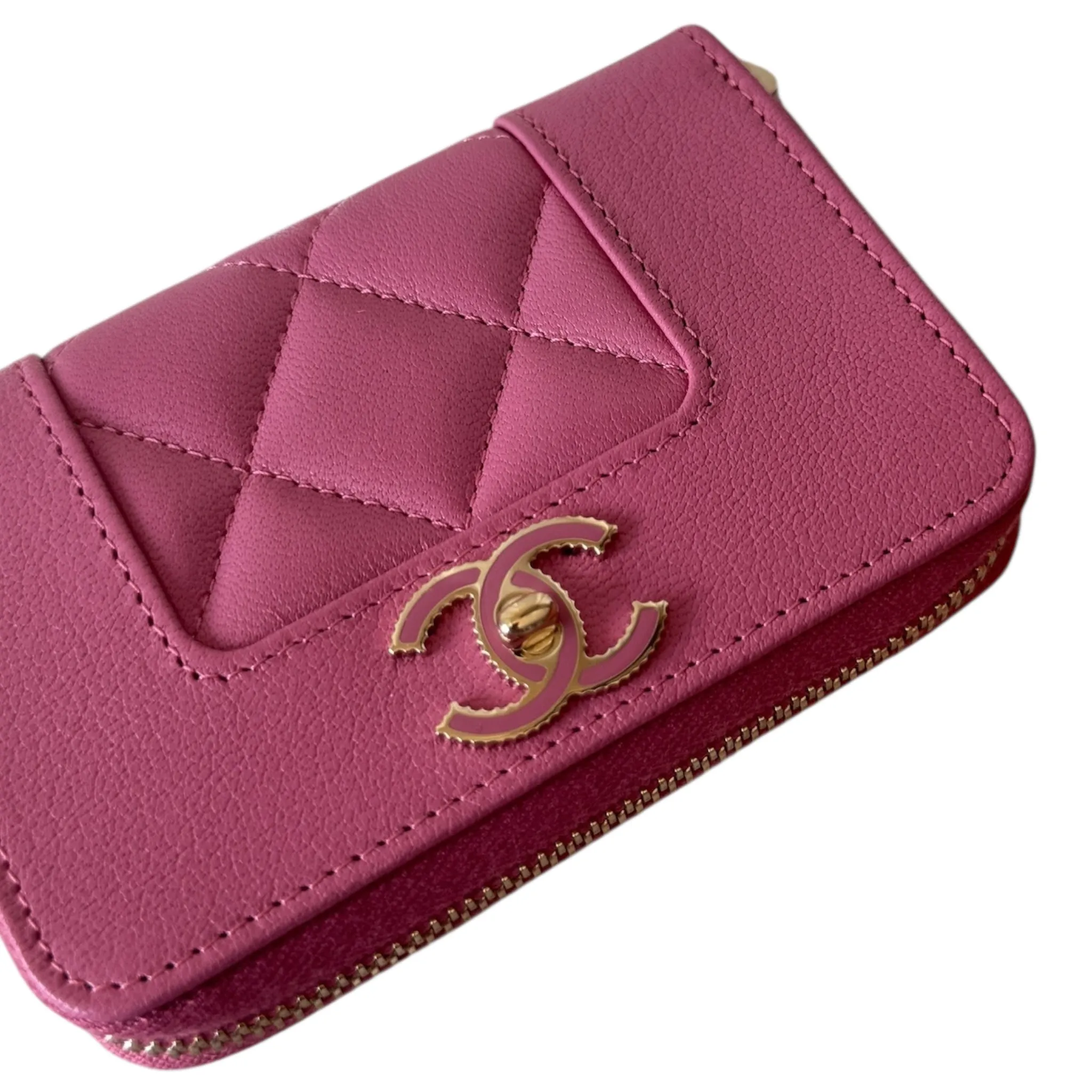 PRE-OWNED CC Pink Quilted Leather Mademoiselle Vintage Zip Coin Purse