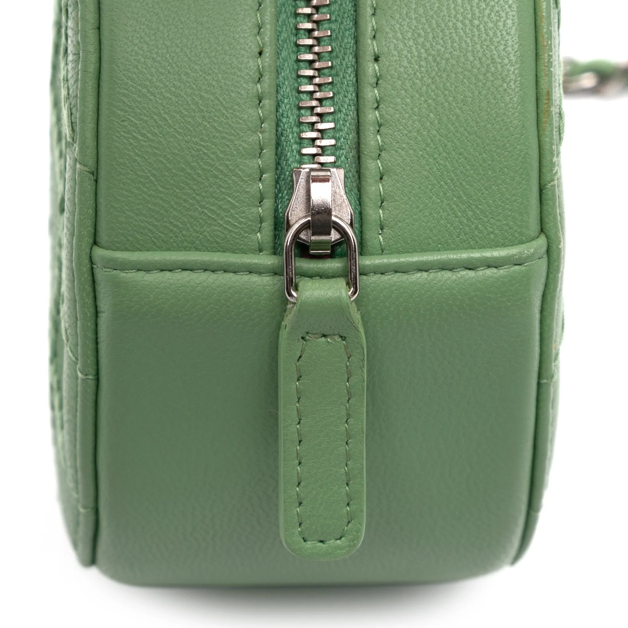Quilted Lambskin Ultimate Stitch Round Clutch With Chain